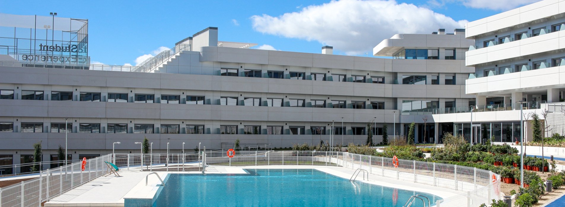 Reserva un tour para visitar nuestro complejo en Madrid Pozuelo.